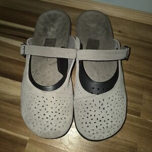Vionic Womens 10 Lidia Gray Suede‎ Sandals Metal Buckle Strap Perforated Toe